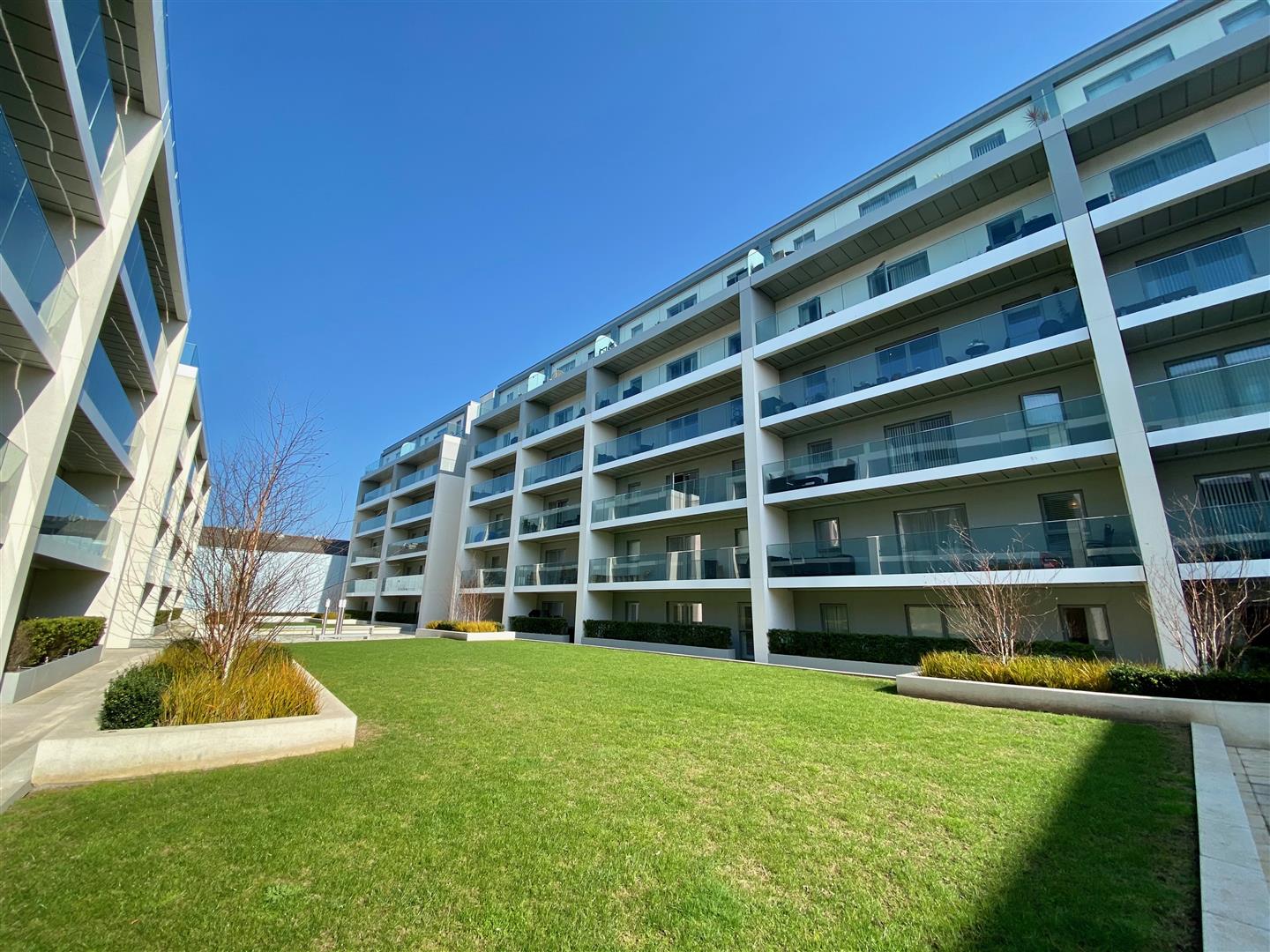 W406 Metropol, Roseville Street, St. Helier,